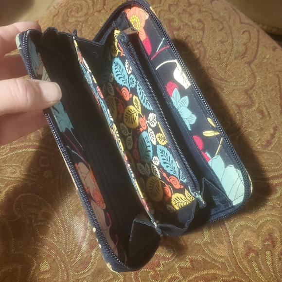 Vera Bradley Happy Snails Accordian Zip Around Wallet. - Picture 7 of 16